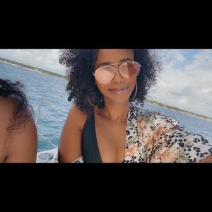 Meet your Posher, Muna